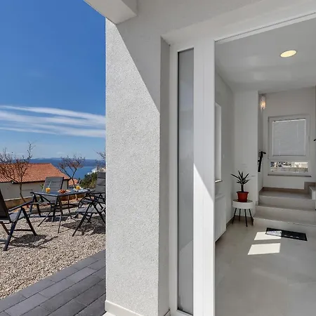 L & B Holiday home *