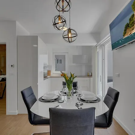 度假居 L & B 马卡尔斯卡