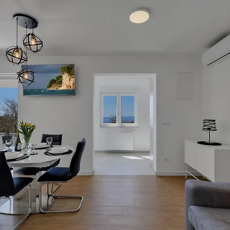 Holiday home L & B