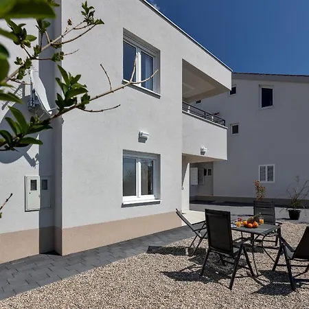 Holiday home L & B Makarska