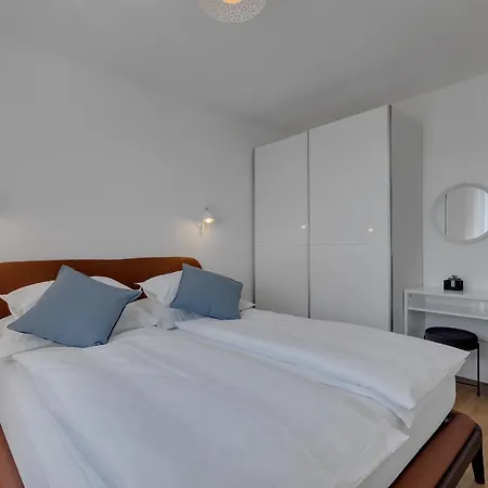 L & B Holiday home *