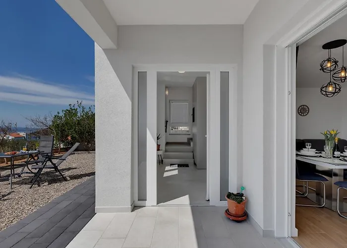 L & B * מאקרסקה