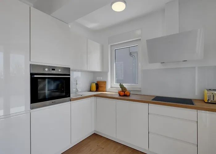 L & B מאקרסקה