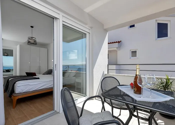 L & B מאקרסקה